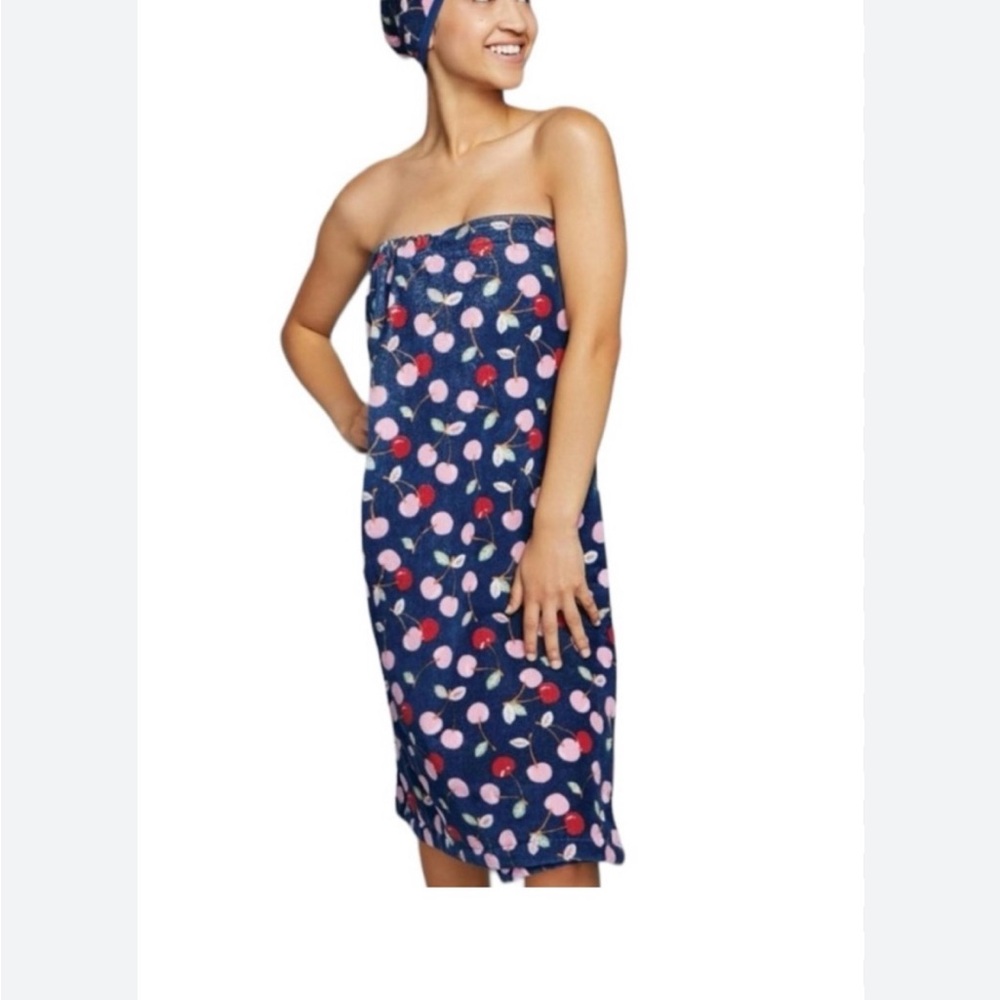 Blue Cherry Print Shower/Bath or Spa Day Wrap. NWT